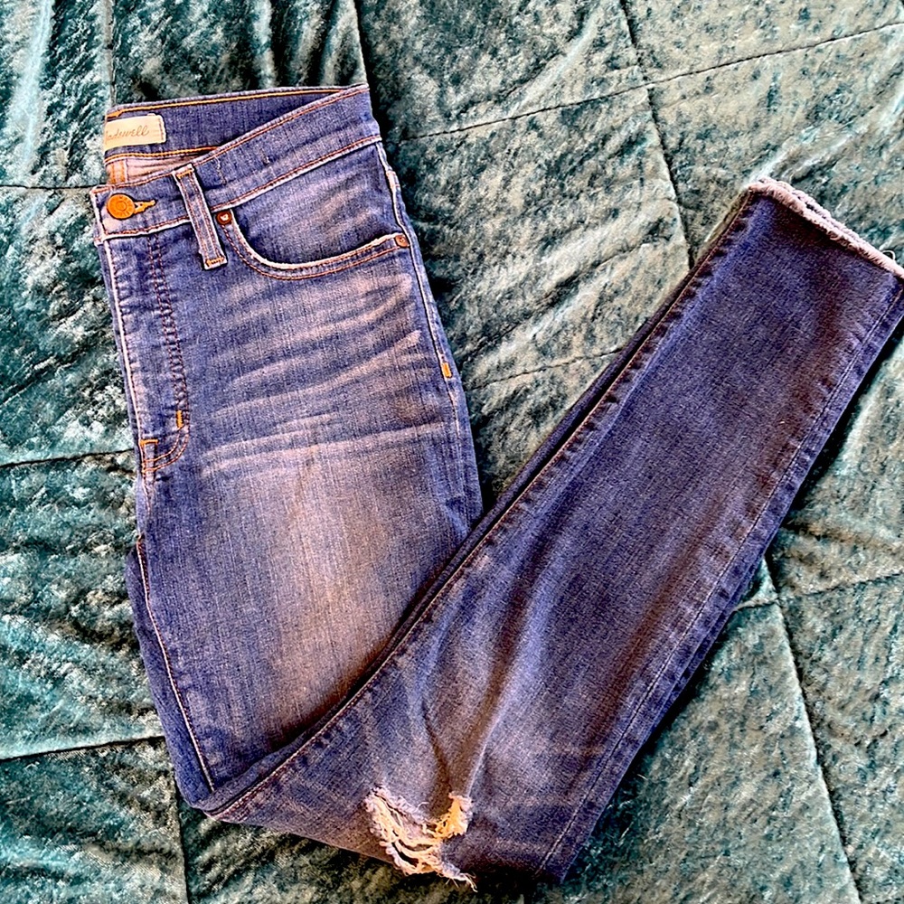 Madewell 9” Skinny High-Rise Skinny deconstructed hem. Size 27 EUC